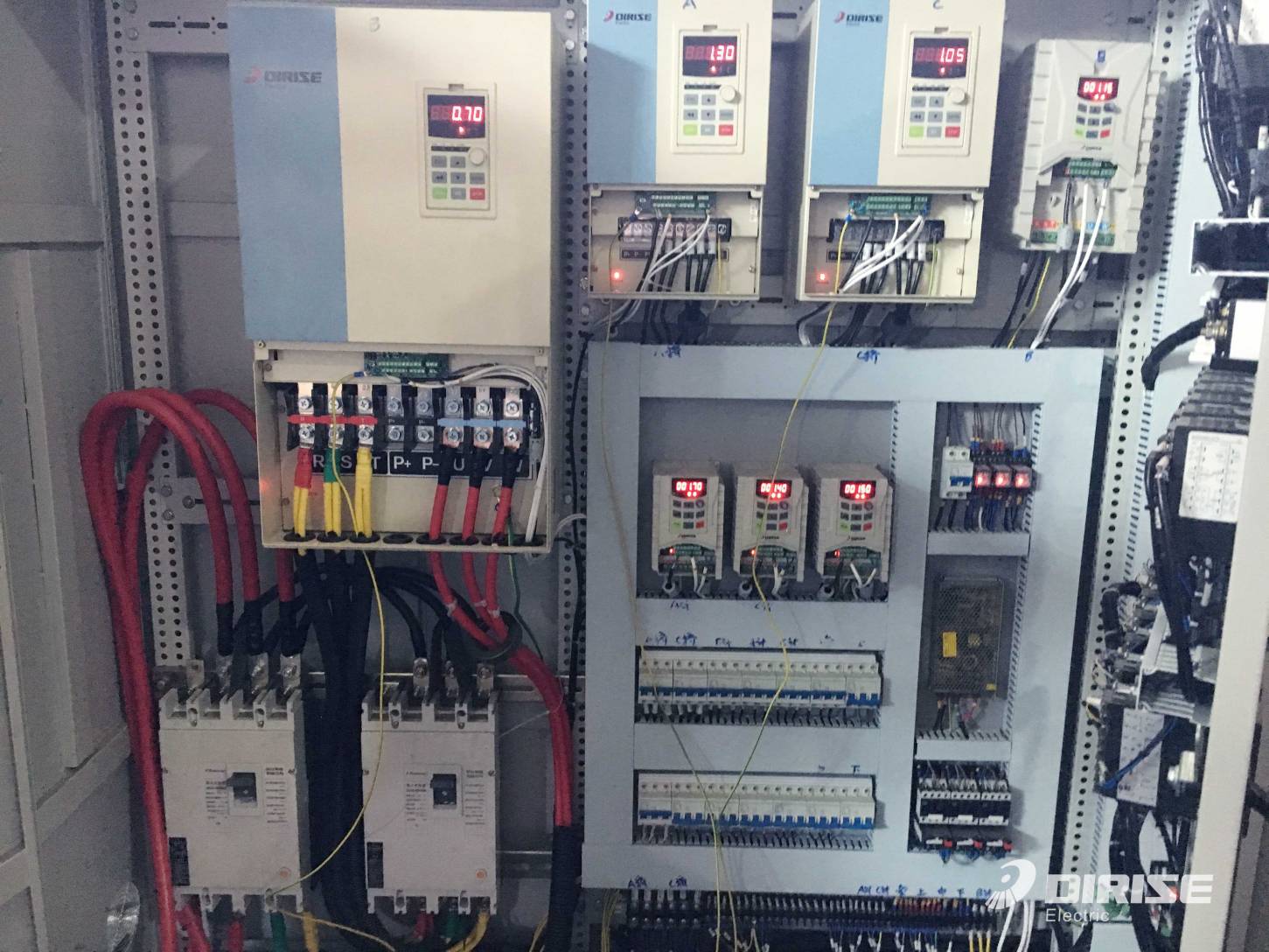 變頻器廠家德瑞斯應(yīng)用合作案例-擠出機(jī)